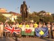 Ushtarët britanikë e ata të FSK-së ecin 45 kilometra në rikujtim të hyrjes në Kosovë