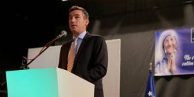 Veseli: Nënë Tereza luftëtare e madhe e shpresës njerëzore