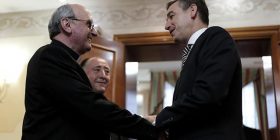 Janusz: Selia e Shenjtë njeh realitetin e ri të Kosovës (Foto)