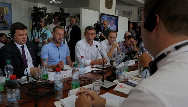 Veseli: Komunikimi mes serbëve e shqiptarëve është rruga e vetme