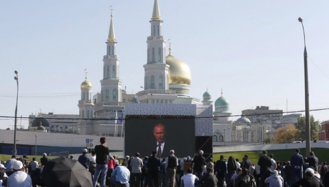 Putin: IS-i ka nxirë imazhin e Islamit