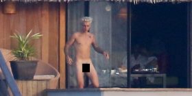 Babai i Justin Bieber, krenar për ‘bilbilin’ e djalit