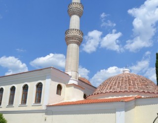 Akte vandale ndaj një xhamie në Greqi