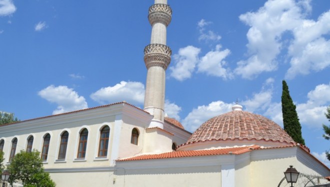 Akte vandale ndaj një xhamie në Greqi