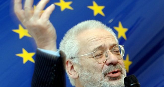 Busek: Gazi lotsjellës nuk është argument në Kuvend