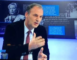 Qytetari kritikon Fatmir Limajn: Si do t’i dilni popullit t’ia kërkoni votën