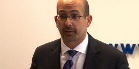 Shefi i FMN-së ia kujton Kosovës dëmet nga bllokimi i Kuvendit
