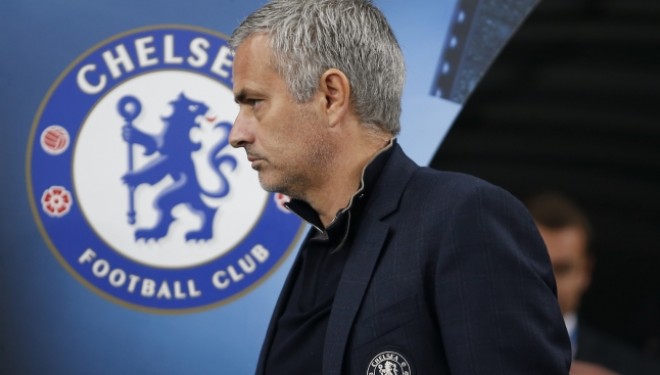 Mourinho përsëri i vë fajin referit