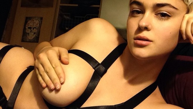 Stefania nuk përmbahet, nudo dhe superseksi (Foto+18)