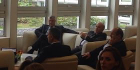 Delegacioni kosovar po e pret Lajmin e Mirë në UNESCO (FOTO)