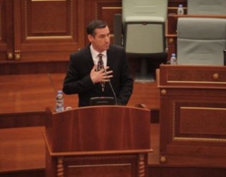 Veseli: Nuk e nxjerrë askush me dhunë opozitën, më përpara del pozita jashtë se sa opozita