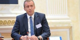 Qorrolli: Kosova nuk mund ta tërheqë nënshkrimin