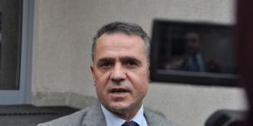 Isufi: Turp që nuk kemi një përmendore të heroit Adem Jashari
