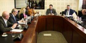 Opozita bojkoton edhe mbledhjen e Komisionit për mbikqyrjen e AKI-së