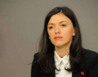 Albulena Haxhiu e quan dështak Hajredin Kuçin