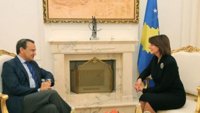 Jahjaga takon Conde’n: Anëtarësimi i Kosovës në KE i rëndësishëm