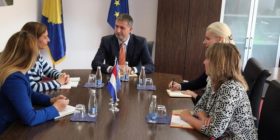 Çollaku takon ambasadorët: Kosova ka përmbushur kriteret për vizat