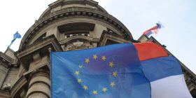 Serbia hap dy kapituj në negociatat me BE-në