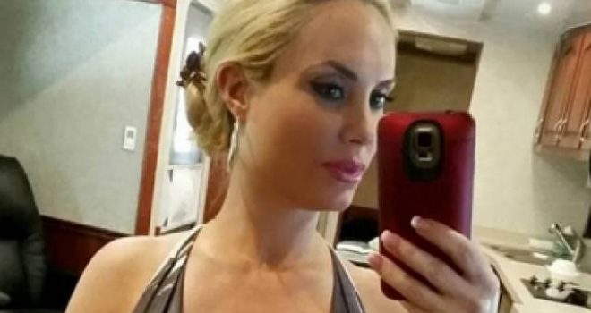 Coco Austin, një mami e “nxehtë” (Foto)