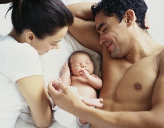 Përse kur bëhemi prindër shpesh seksi mungon…? (Foto)