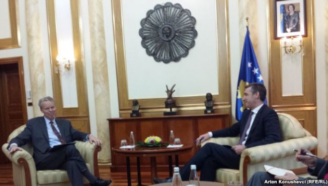 Ambasadori Delawie ia tërheq vërejtjen opozitës