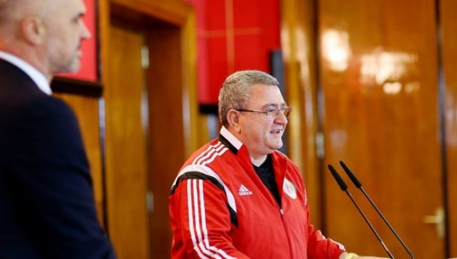 Duka nuk i do të huajt në Kombëtare