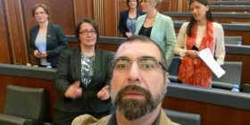 Kërcënohet me “prerje në fyt” deputeti Fisnik Ismaili