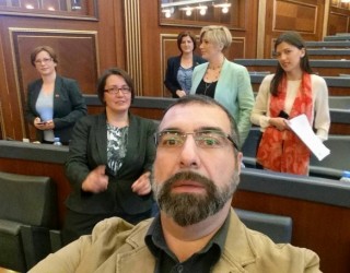 Kërcënohet me “prerje në fyt” deputeti Fisnik Ismaili
