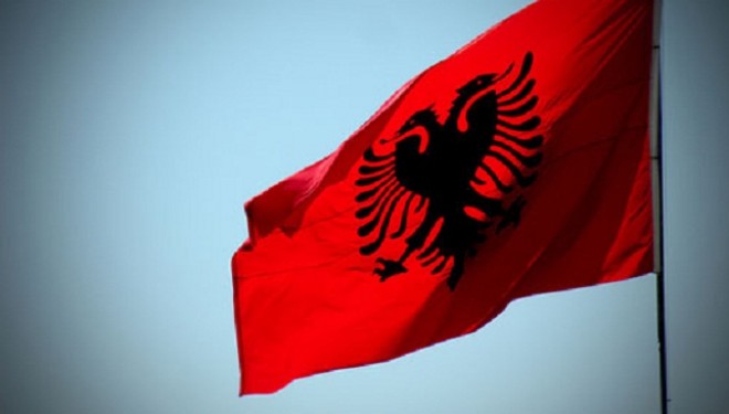 Populli shqiptar mes nacionalizmit politik dhe patriotizmit popullor