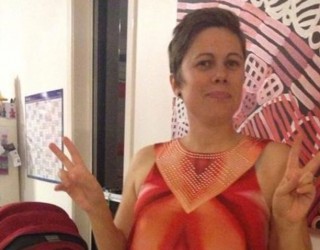Çudia, fustani-vaginë bëhet tepër i kërkuar në rrjet (Foto)