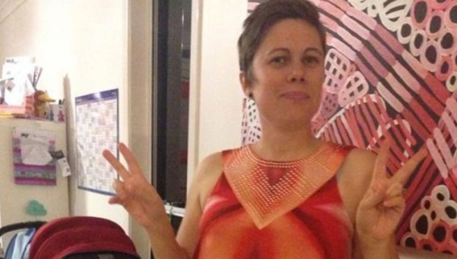 Çudia, fustani-vaginë bëhet tepër i kërkuar në rrjet (Foto)