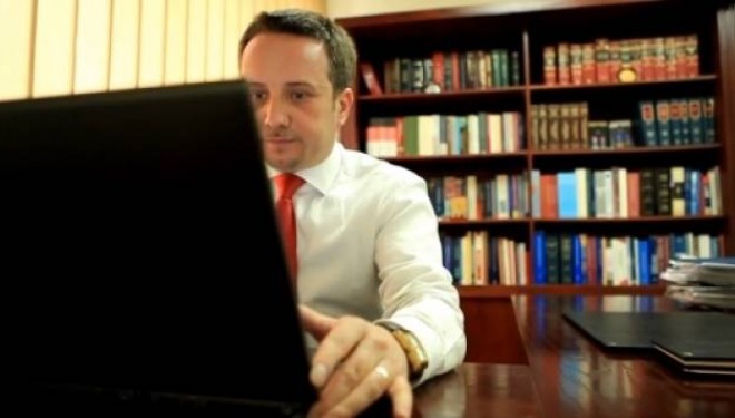 Pallaska: Rektori të mos kthehet, protestat të mos ndalen