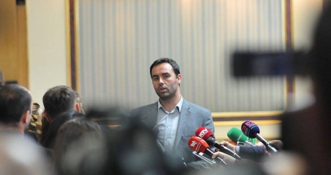 Konjufca: Mustafa le ta di se do të fundoset bashkë me “Zajednicë”