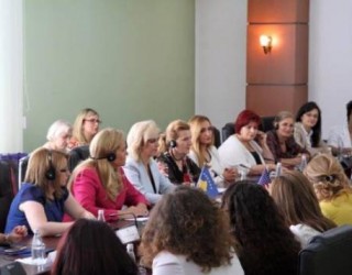 Gratë deputete: Zejnepe Bytyqi viktimë e dështimit të drejtësisë për t’i ofruar mbrojtje!