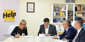 Haziri nënshkruan marrëveshje me “Help”, përfitojnë 40 biznese gjilanase