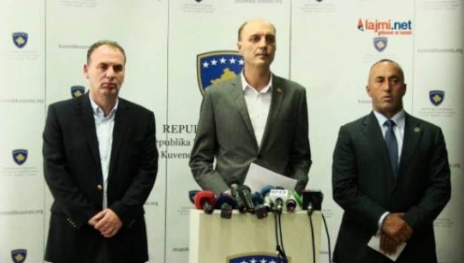 Opozita do të vazhdojë bllokimin e seancave