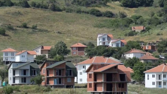 Qeveria serbe ka blerë mbi 350 shtëpi të shqiptarëve në veri