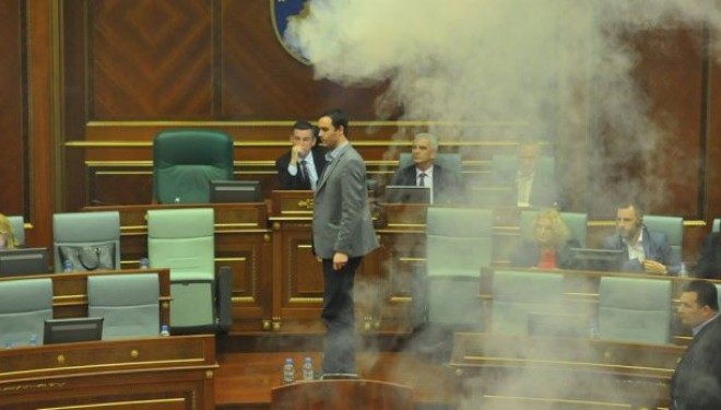 Sërish priten përplasje në Kuvend