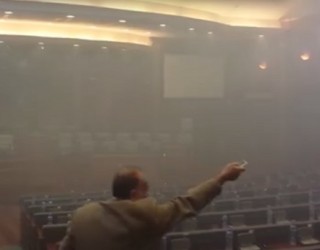 Qeveria e gatshme për ndërmjetës ndërkombëtar, opozita kundër
