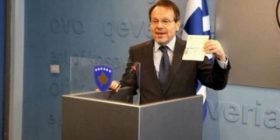 Punëtori i kryeministrit grek Tsipras punon për Thaçin