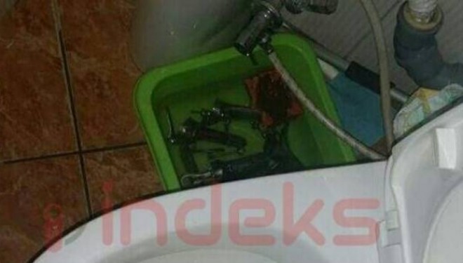 Mjetet që i trajtojnë nënat shtatzëna ruhen në tualet (Foto)