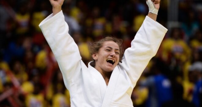 Kelmendi arrin fitoren e parë në Rio, marshon drejt medaljes