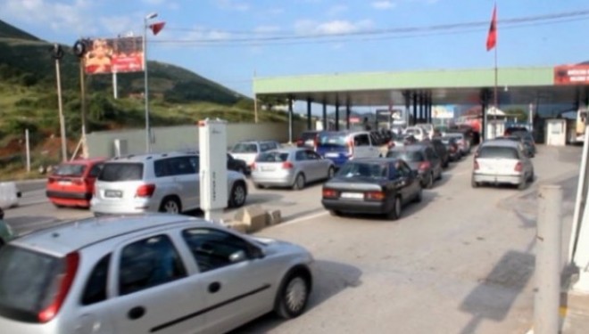 Numër i madh i kosovarëve janë nisur për në Shqipëri