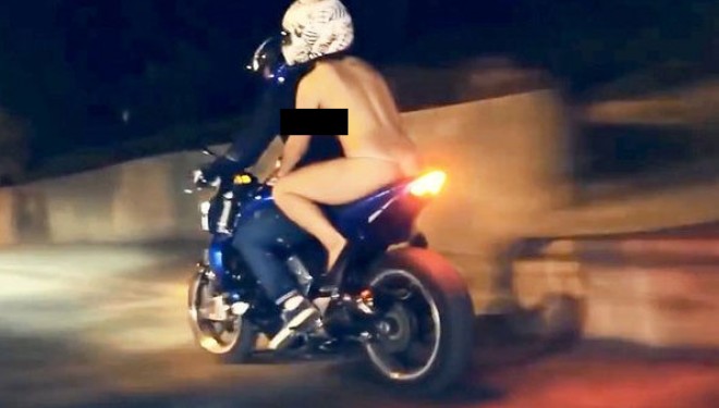 T’i japësh motorit… lakuriq