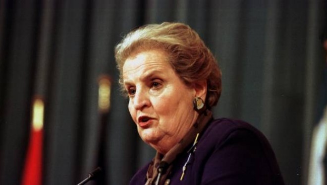 Albright-serbëve në Pragë: Jeni të neveritshëm, kriminelë lufte