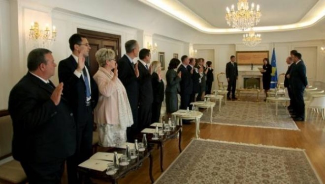 Presidentja Jahjaga dekreton 13 prokurorë të rinj