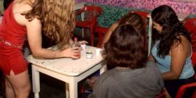 Arrestohen për prostitucion dy gra dhe një burrë