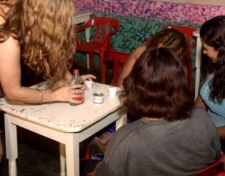 Arrestohen për prostitucion dy gra dhe një burrë