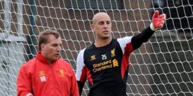 Pepe Reina tallet me shkarkimin e Brendan Rodgersit