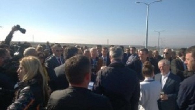 Prehet shiriti për segmentin e parë të autostradës që lidh Prishtinën më Shkupin